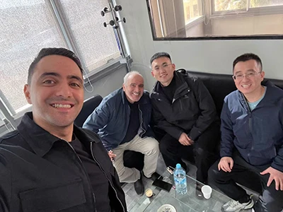 Visita oficial i reunió amb el client algerià